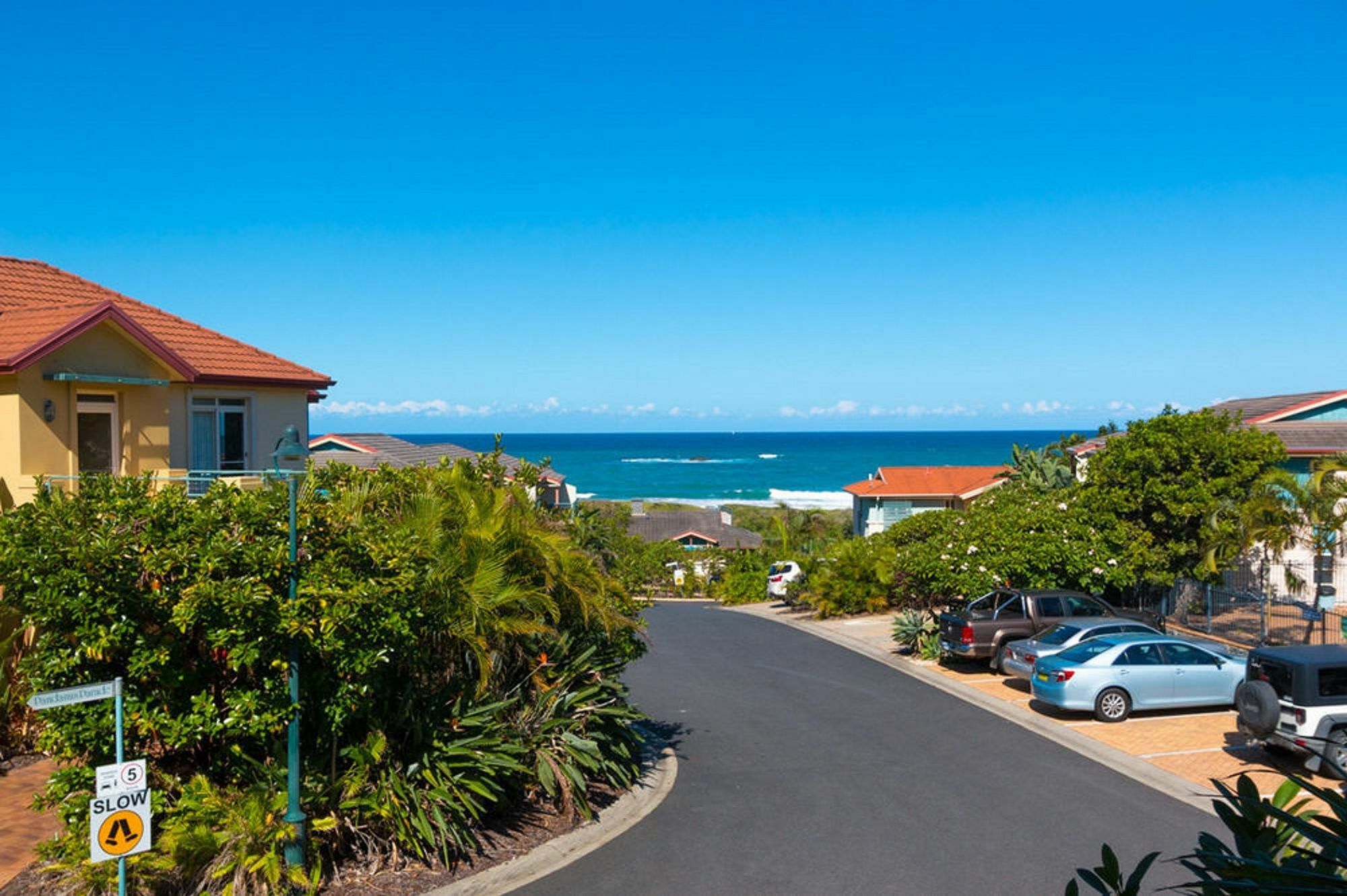Beach Haven Executive Apartments Korora Exterior photo
