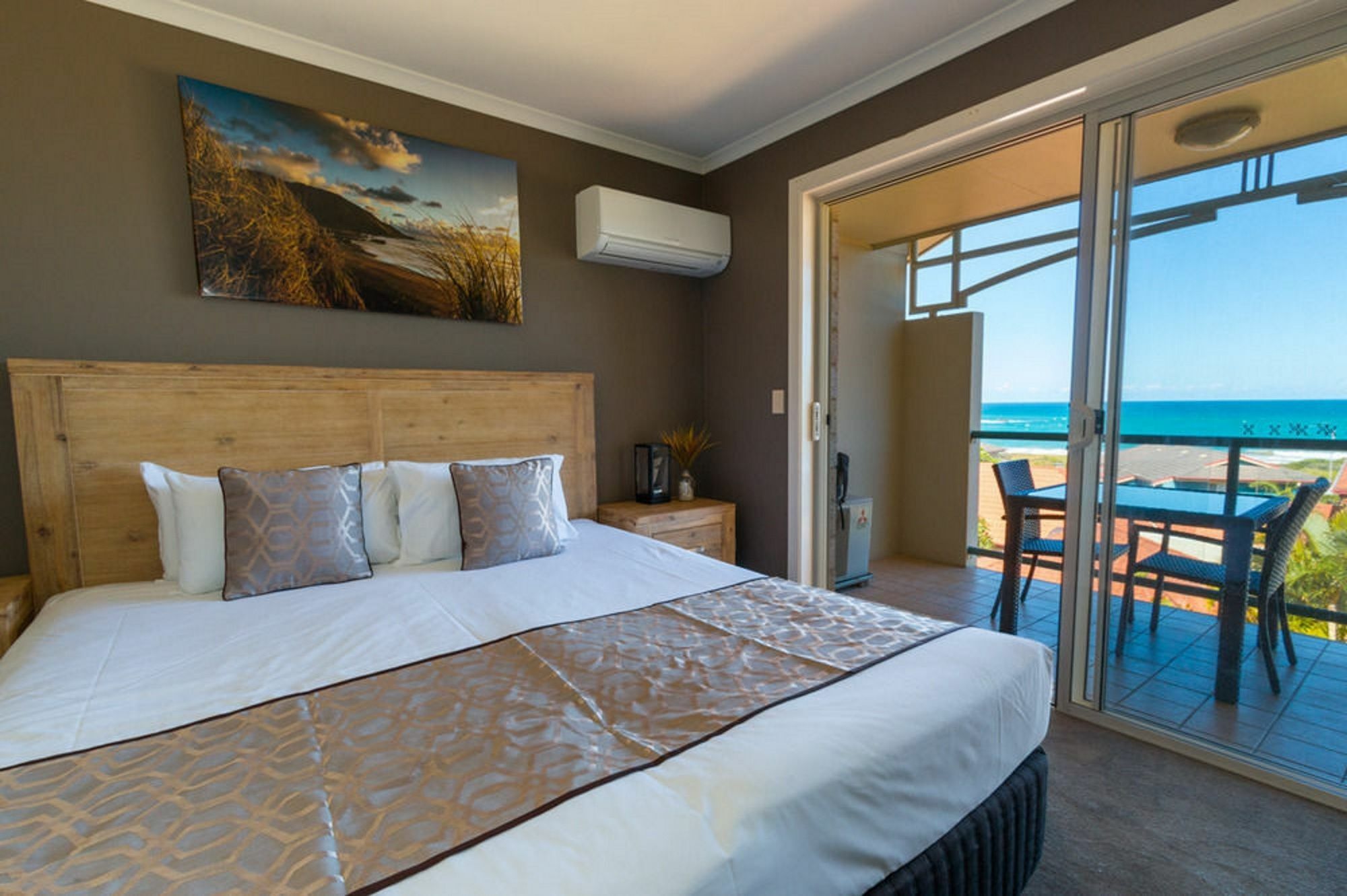 Beach Haven Executive Apartments Korora Exterior photo
